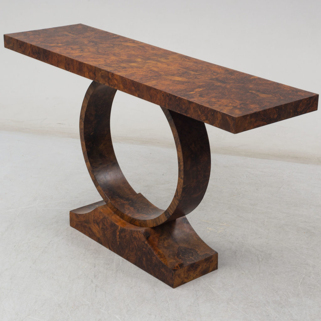 Sculpturalism is a interior trend that we are seeing everywhere. organic shapes turned in to beautiful and functional furniture. This weeks auction is a stunning consolation table Art Deco style. Perfect to display your favorite items in the hallway, living room or bedroom.